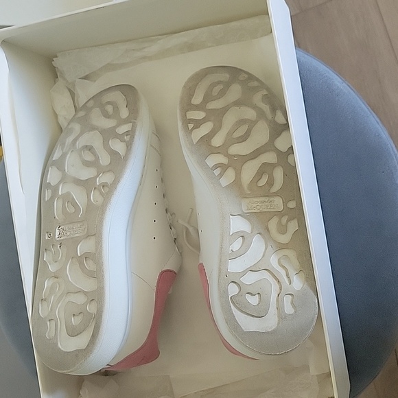 Alexander McQueen Sneakers in light pink and white. - Picture 6 of 9